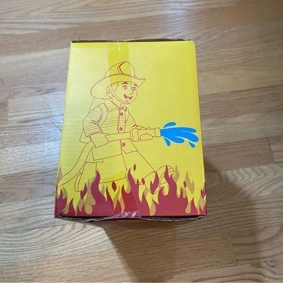 Firefighter Water Squirt Gun Playset NEW Yellow Red Kids Toy - Picture 4 of 4